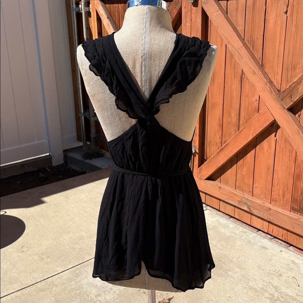 Reformation stunning deep black blouse w/ tie. Simply gorgeous from Nordstroms. - Picture 6 of 11